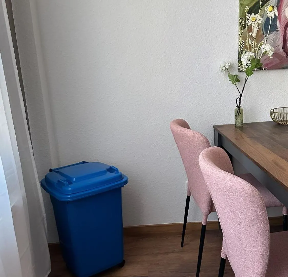 Premium-Apartment Im Duisburger Sueden, Naehe Duesseldorf Flughafen & Messe, Komplett Ausgestattetes Apartment Mit Modernen Altbau-Flair