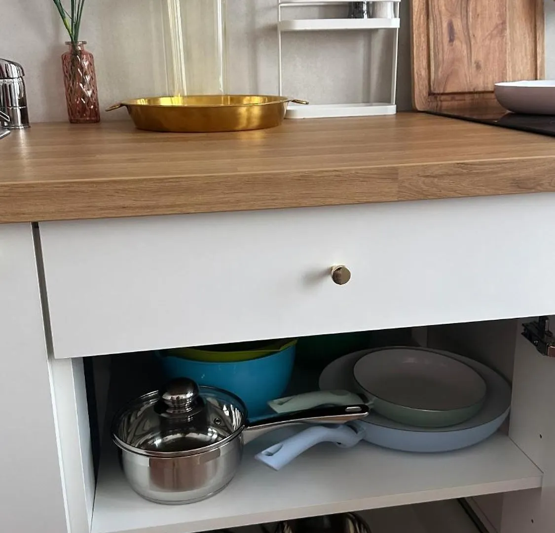 Premium-Apartment Im Duisburger Sueden, Naehe Duesseldorf Flughafen & Messe, Komplett Ausgestattetes Apartment Mit Modernen Altbau-Flair Germany