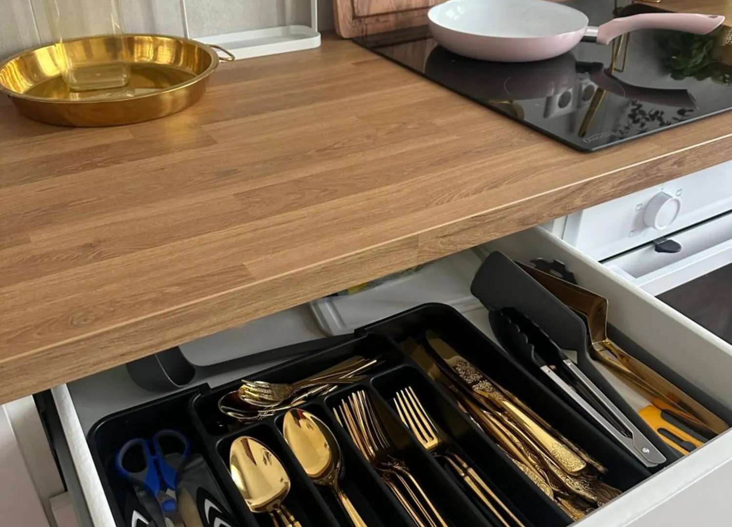 Premium-Apartment Im Duisburger Sueden, Naehe Duesseldorf Flughafen & Messe, Komplett Ausgestattetes Apartment Mit Modernen Altbau-Flair Duisburg