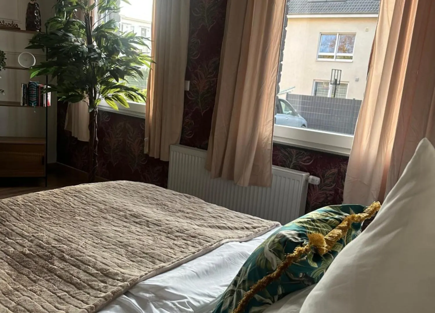 Premium-Apartment Im Duisburger Sueden, Naehe Duesseldorf Flughafen & Messe, Komplett Ausgestattetes Apartment Mit Modernen Altbau-Flair