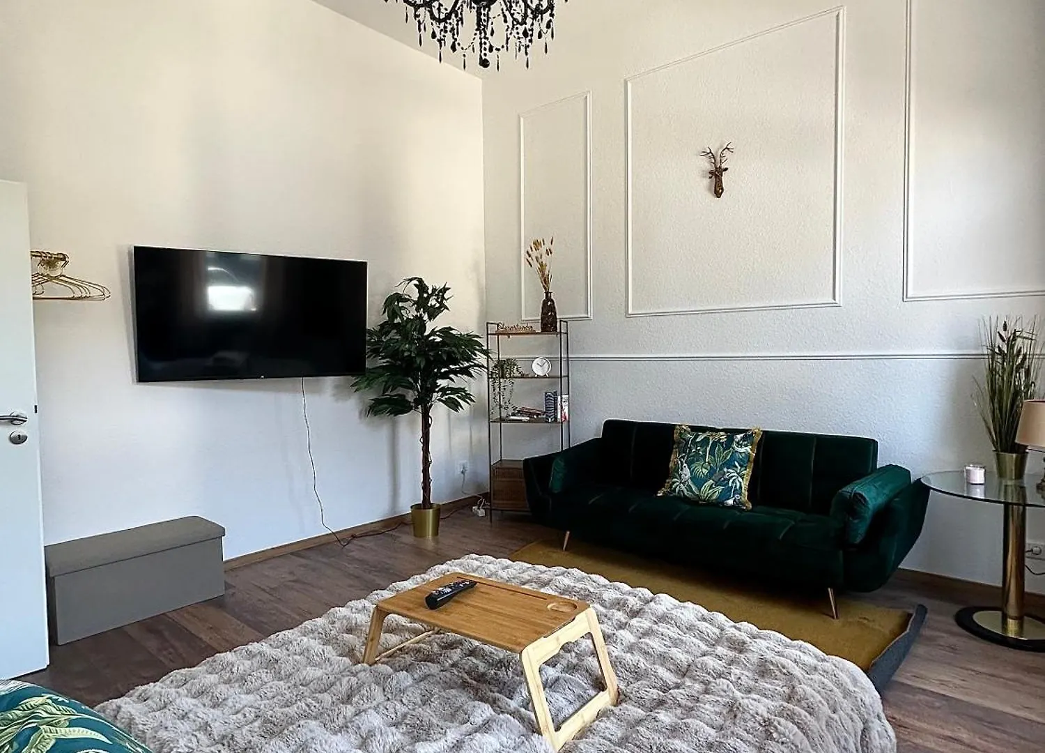 Premium-Apartment Im Duisburger Sueden, Naehe Duesseldorf Flughafen & Messe, Komplett Ausgestattetes Apartment Mit Modernen Altbau-Flair contacts